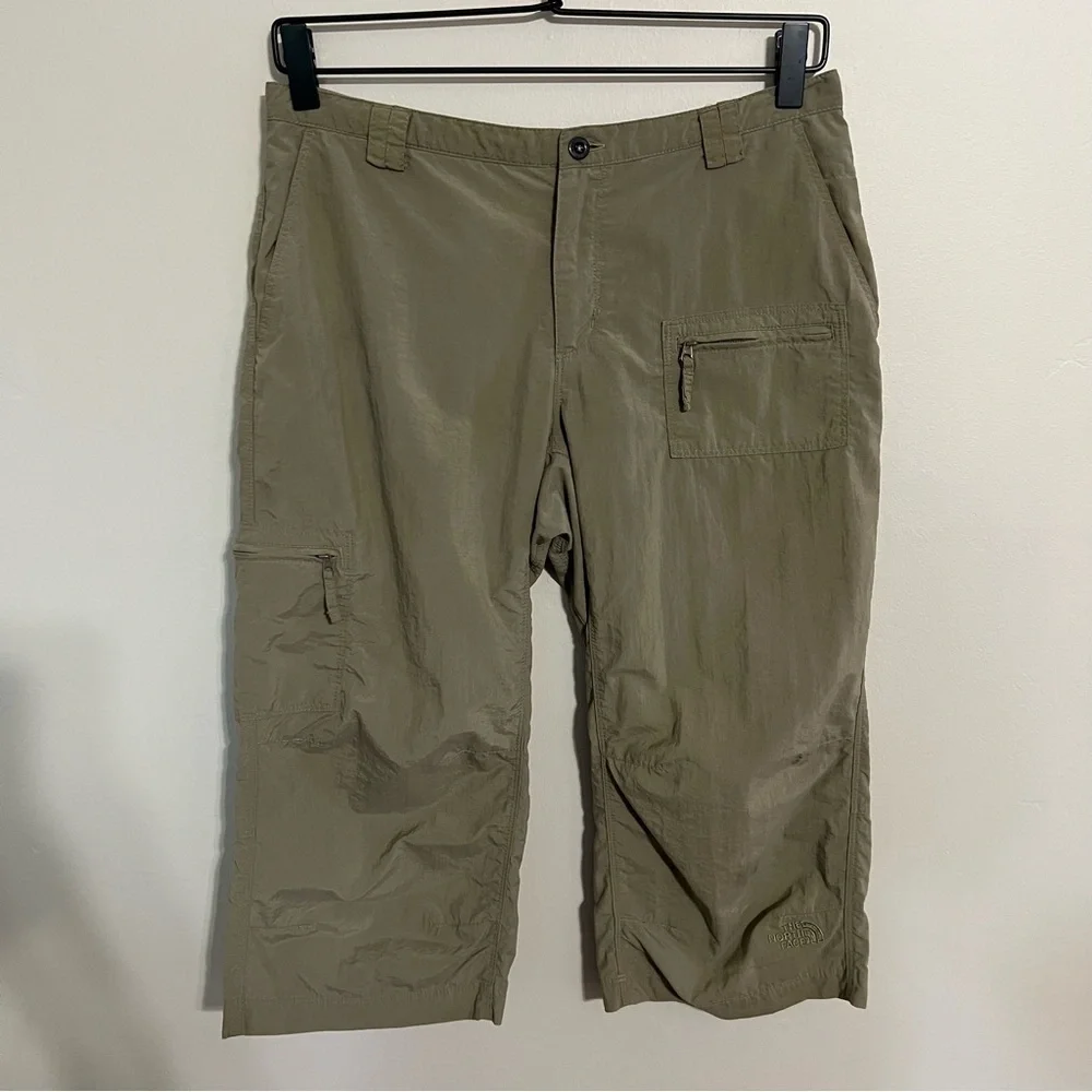The North Face Women’s Cargo Hiking Capris Olive Green size 4